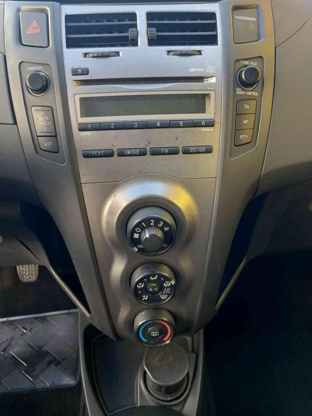 TOYOTA Yaris usata, con Airbag testa
