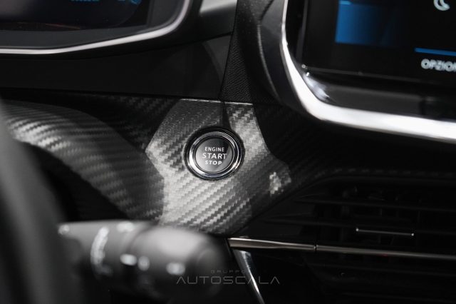 PEUGEOT 2008 usata, con Fari LED