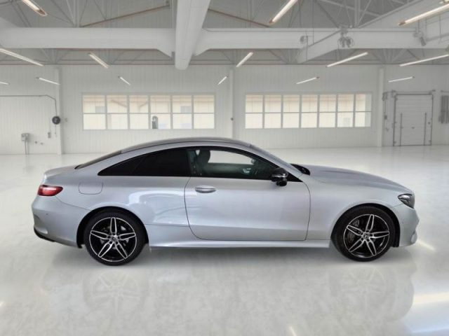 MERCEDES-BENZ E 220 usata, con Autoradio