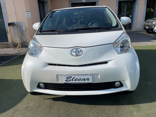 TOYOTA iQ usata, con Airbag
