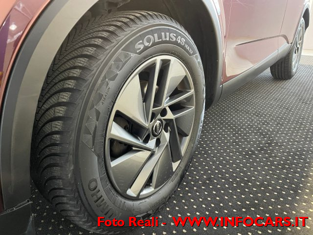 NISSAN Qashqai usata, con Fari LED