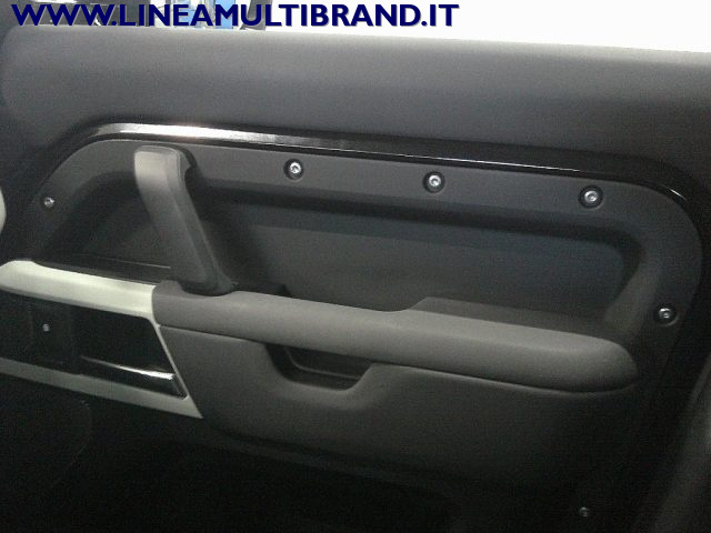 LAND ROVER Defender usata, con Fendinebbia