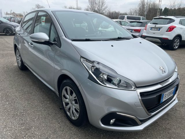 PEUGEOT 208 usata, con Autoradio