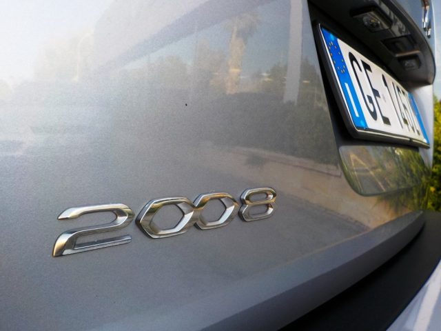 PEUGEOT 2008 usata, con USB