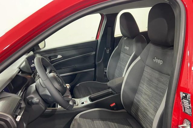 JEEP Avenger usata, con Autoradio