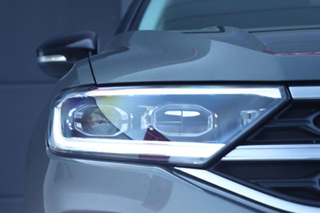 VOLKSWAGEN T-Roc usata, con Airbag testa