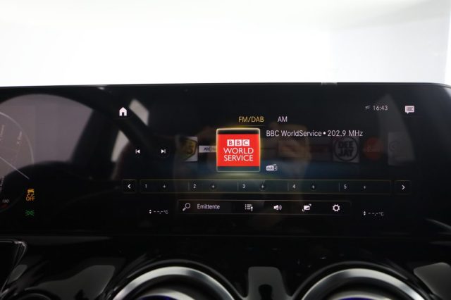 MERCEDES-BENZ CLA usata 10