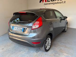 FORD Fiesta usata, con Autoradio