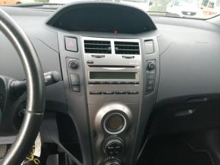 TOYOTA Yaris usata 15