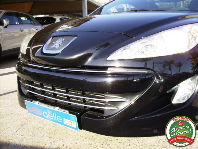 PEUGEOT RCZ usata, con Sensori di parcheggio posteriori