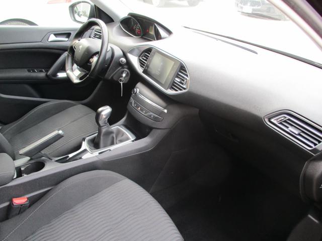PEUGEOT 308 usata, con Volante multifunzione