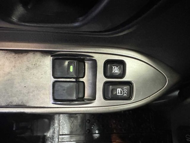 MITSUBISHI Pajero usata, con Sensore di luce