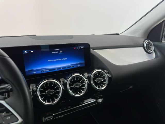 MERCEDES-BENZ GLA 200 usata, con Climatizzatore