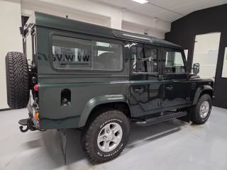 LAND ROVER Defender usata, con Autoradio