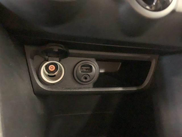 PEUGEOT 2008 usata, con Park Distance Control