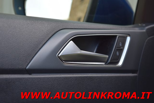 VOLKSWAGEN Taigo usata, con Fari LED