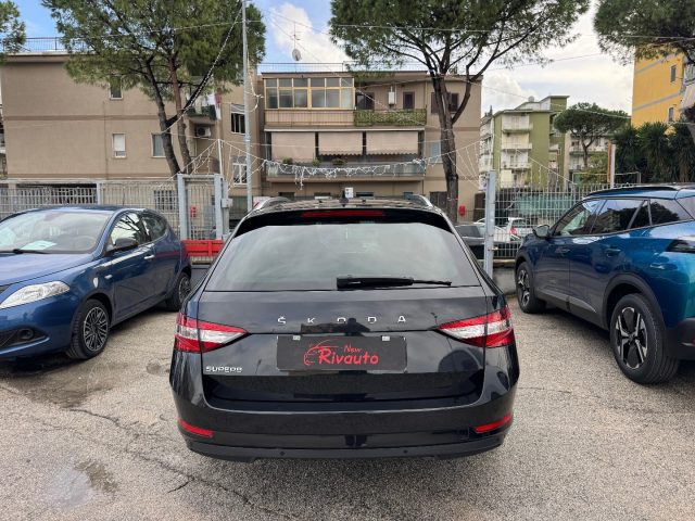 SKODA Superb usata, con Autoradio