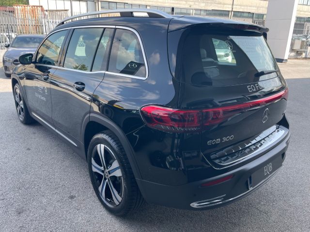 MERCEDES-BENZ EQB usata, con Climatizzatore