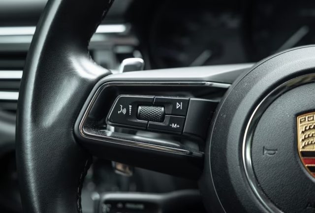 PORSCHE Macan usata, con USB