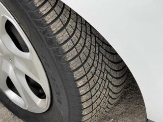 FORD Transit Courier usata, con Autoradio digitale