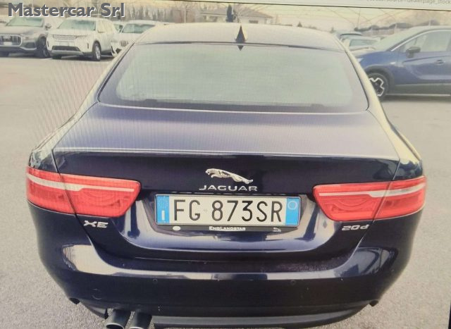 JAGUAR XE usata, con Autoradio