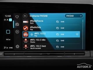 VOLKSWAGEN Golf usata, con Sensori di parcheggio anteriori