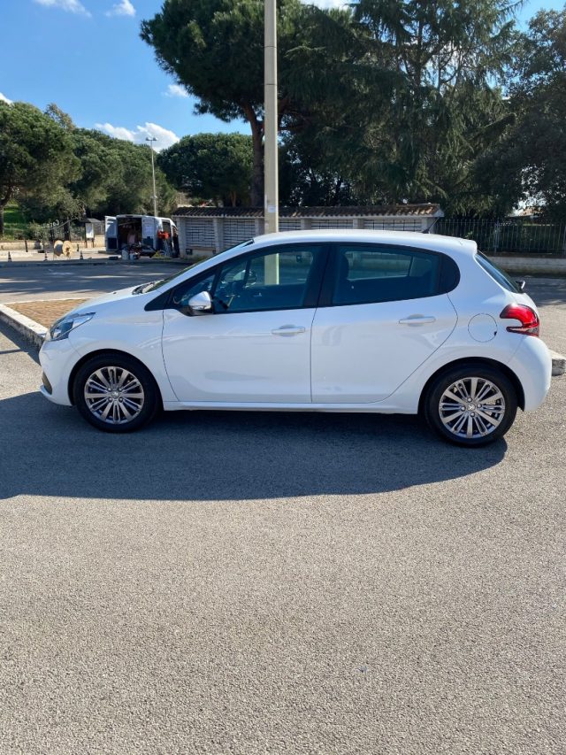 PEUGEOT 208 usata, con Airbag