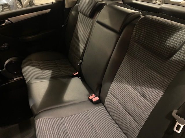 MERCEDES-BENZ A 200 usata, con Chiusura centralizzata