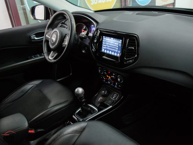 JEEP Compass usata, con Autoradio digitale