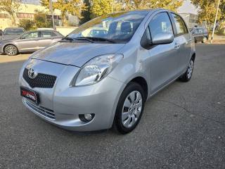 TOYOTA Yaris usata, con Autoradio