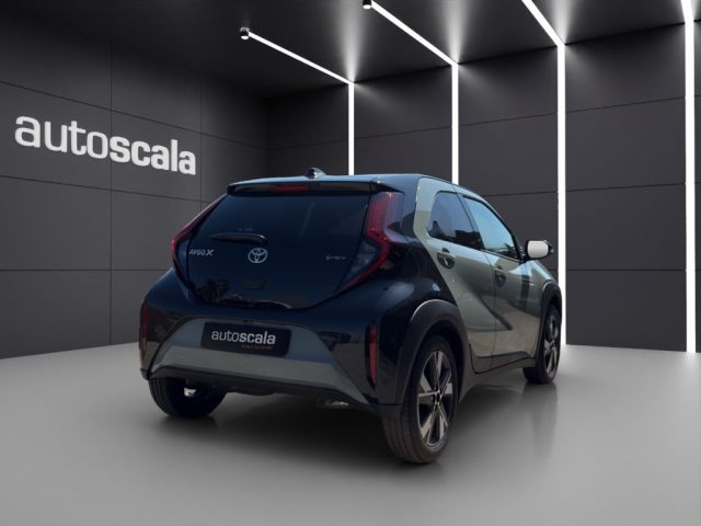 TOYOTA Aygo X usata, con Autoradio