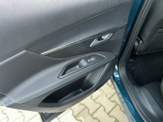 PEUGEOT 3008 usata, con Touch screen