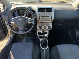 TOYOTA Urban Cruiser usata 18