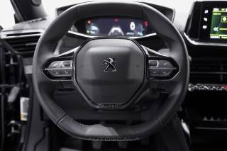 PEUGEOT 2008 usata, con Cruise Control