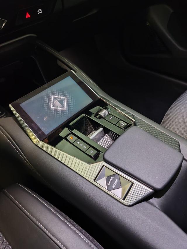 DS AUTOMOBILES DS 4 usata, con Volante in pelle