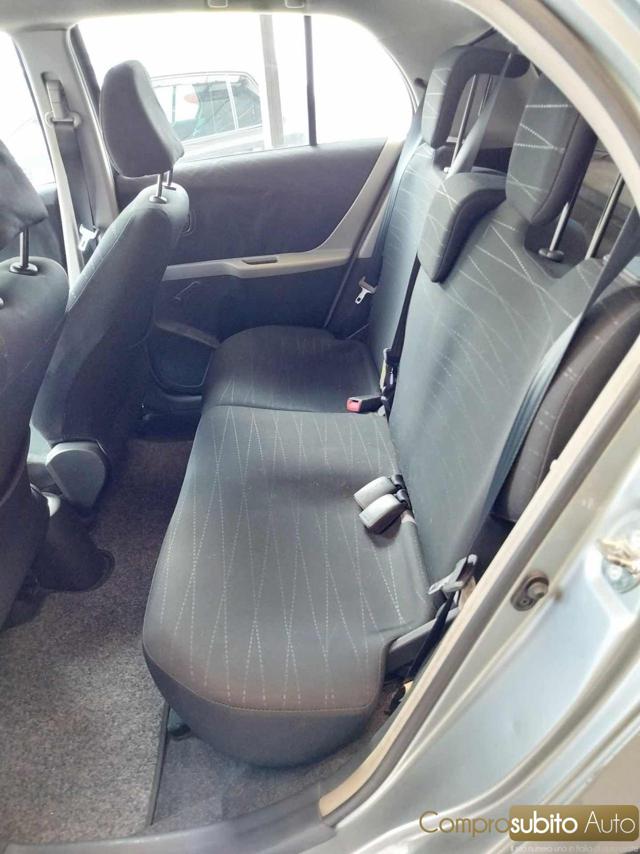 TOYOTA Yaris usata 15