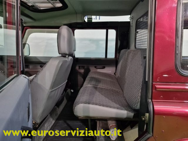 LAND ROVER Defender usata, con MP3