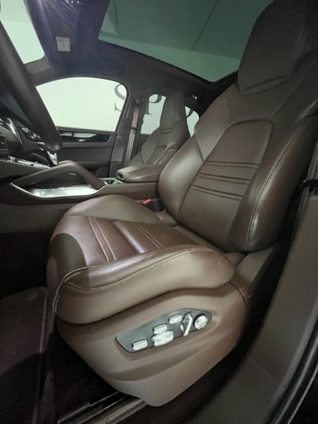 PORSCHE Cayenne usata, con Sedili riscaldati