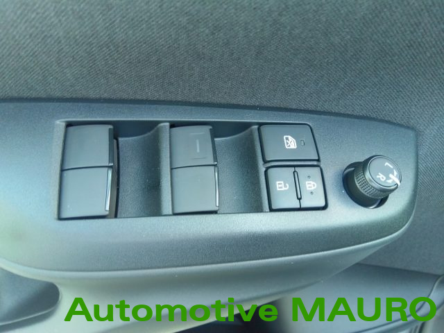 TOYOTA Yaris Cross usata, con Autoradio digitale