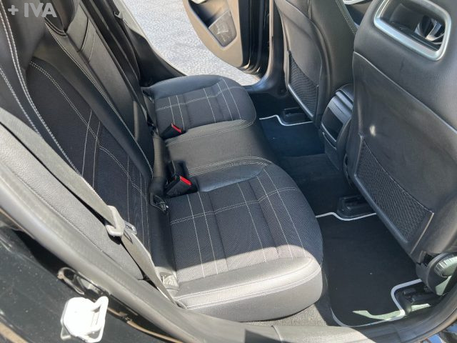 MERCEDES-BENZ GLA 200 usata 13