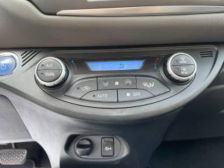 TOYOTA Yaris usata, con Touch screen