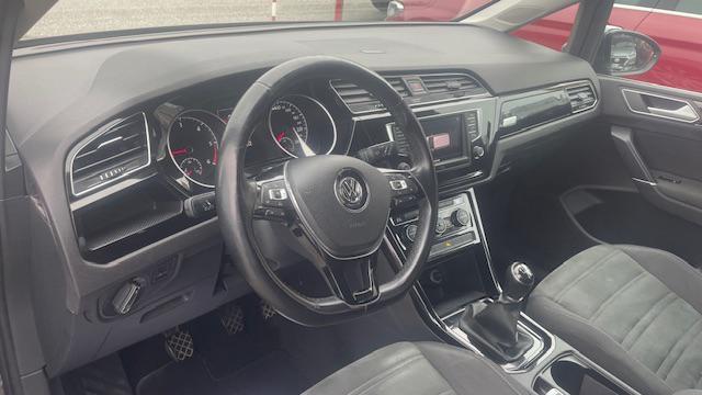 VOLKSWAGEN Touran usata, con Autoradio