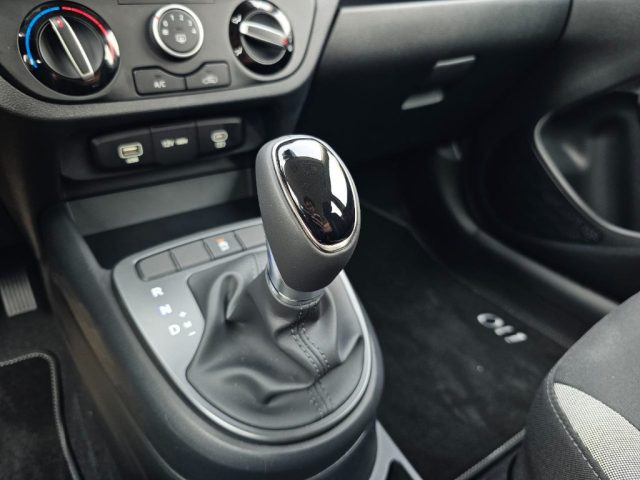 HYUNDAI i10 usata, con Volante multifunzione
