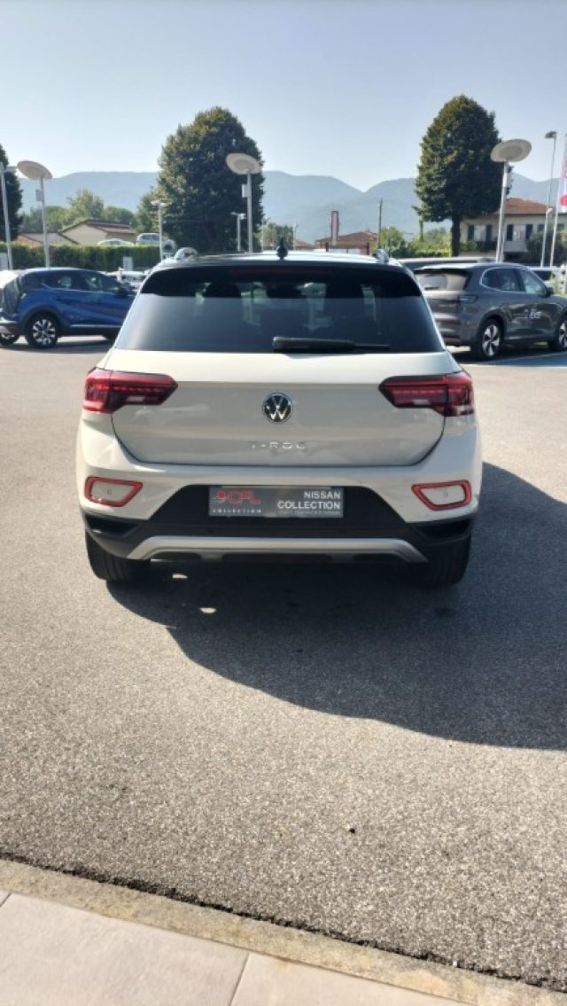 VOLKSWAGEN T-Roc usata, con Autoradio