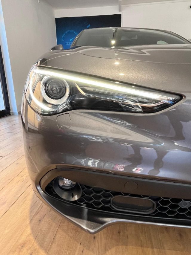 ALFA ROMEO Stelvio usata, con Alzacristalli elettrici