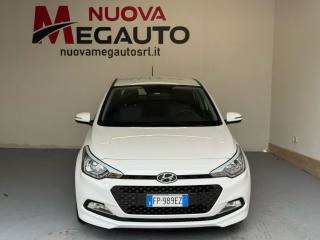 HYUNDAI i20 usata, con Airbag