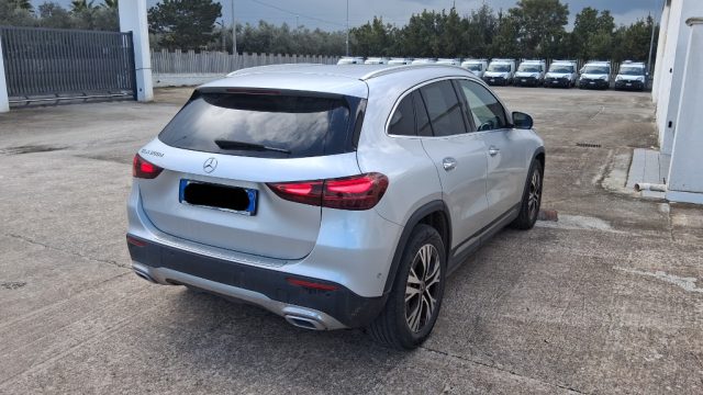 MERCEDES-BENZ GLA 200 usata, con Airbag