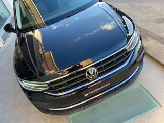 VOLKSWAGEN Tiguan usata, con USB