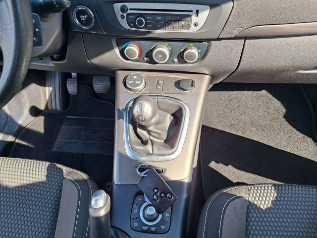 RENAULT Scenic usata, con Park Distance Control