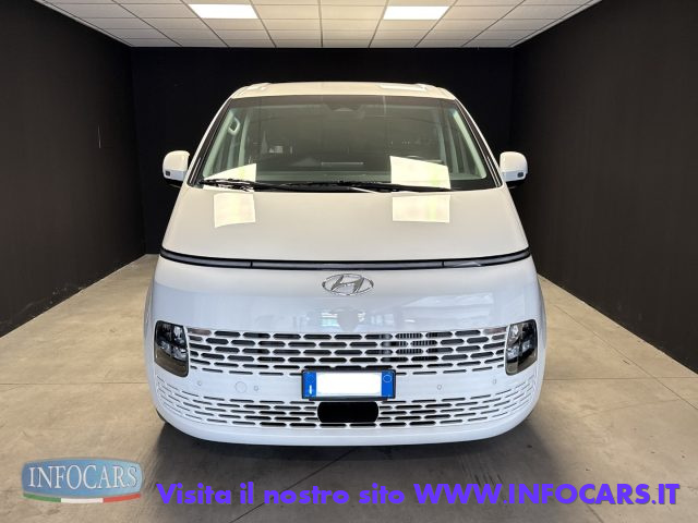 HYUNDAI Staria usata, con Fari LED